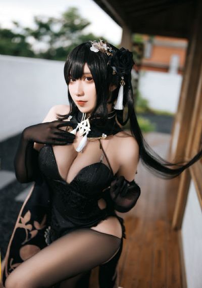漂亮的小婊孑2_720免费高清观看
