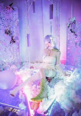 没有穿内裤的女教师在线观看_4K动漫在线观看